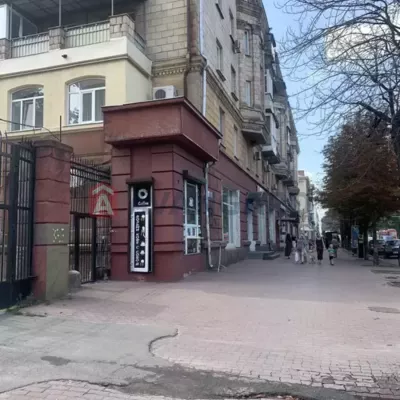 Buy stock - Dnipro,  Dmytra Yavornytskogo avenue. Sale of real estate - Tsentralnyi, secondary market and new building cheap, price up to 25500$, announcement no.1994437 фото 1